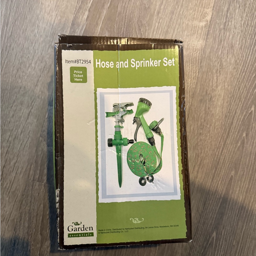 Garden Essentials Green Hose and Sprinkler Set